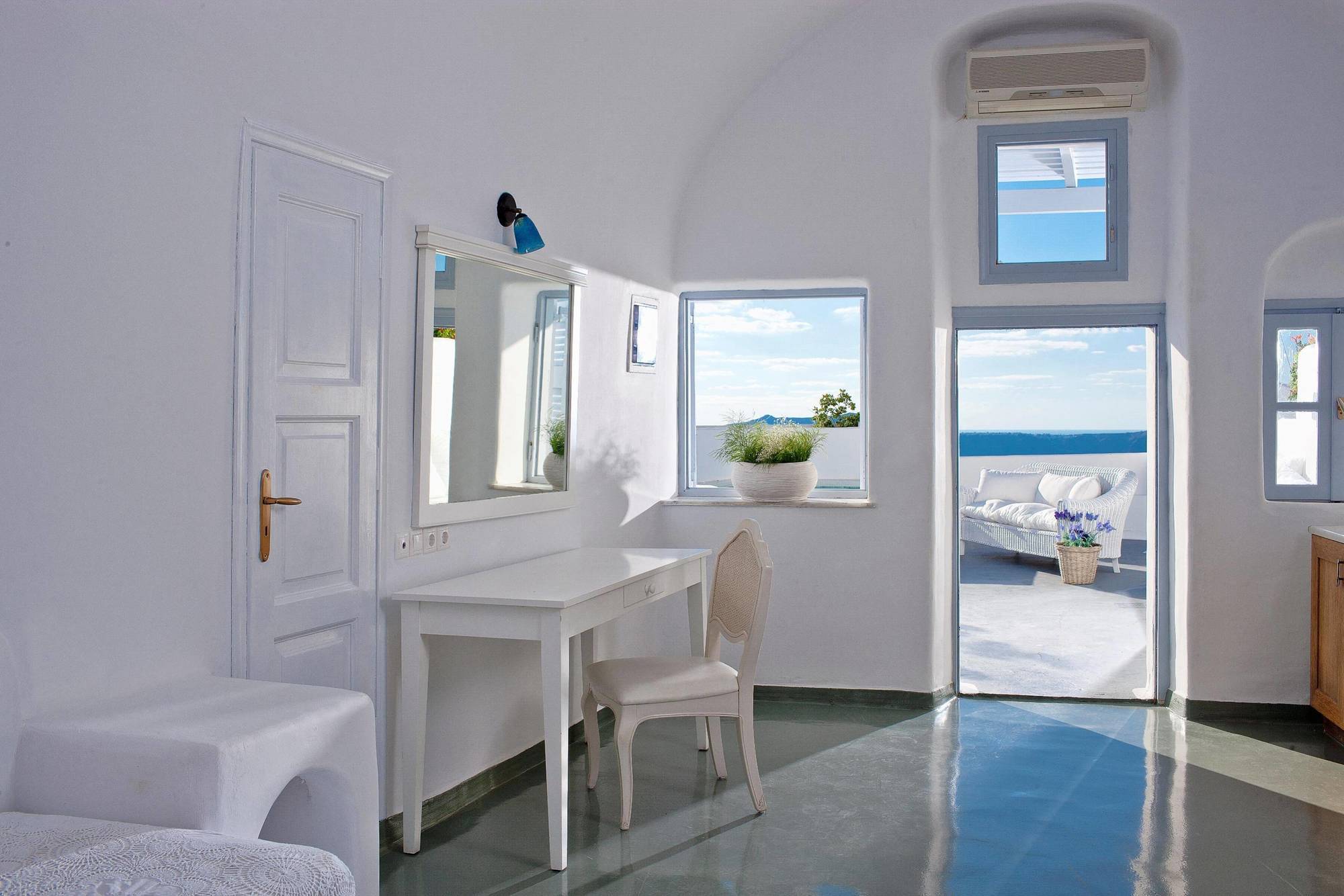 Cliff Side Suites Fira  Ngoại thất bức ảnh